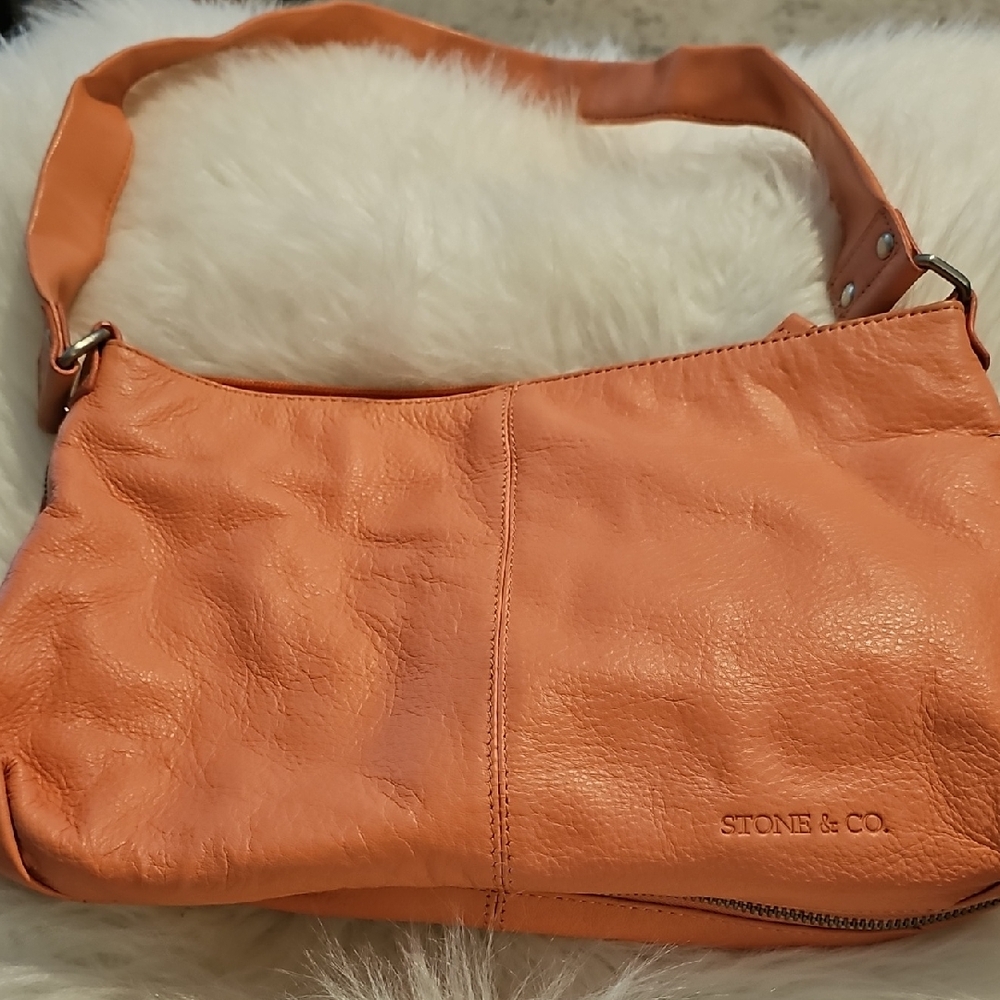 Stone & Co. Women's Coral  Leather Shoulder‎ Bag. Expandable.